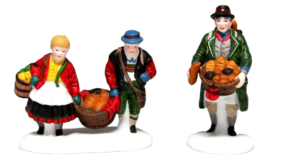 Dept 56 Alpine Village Accessory 5619-7 Buying Bakers Bread set of 2
